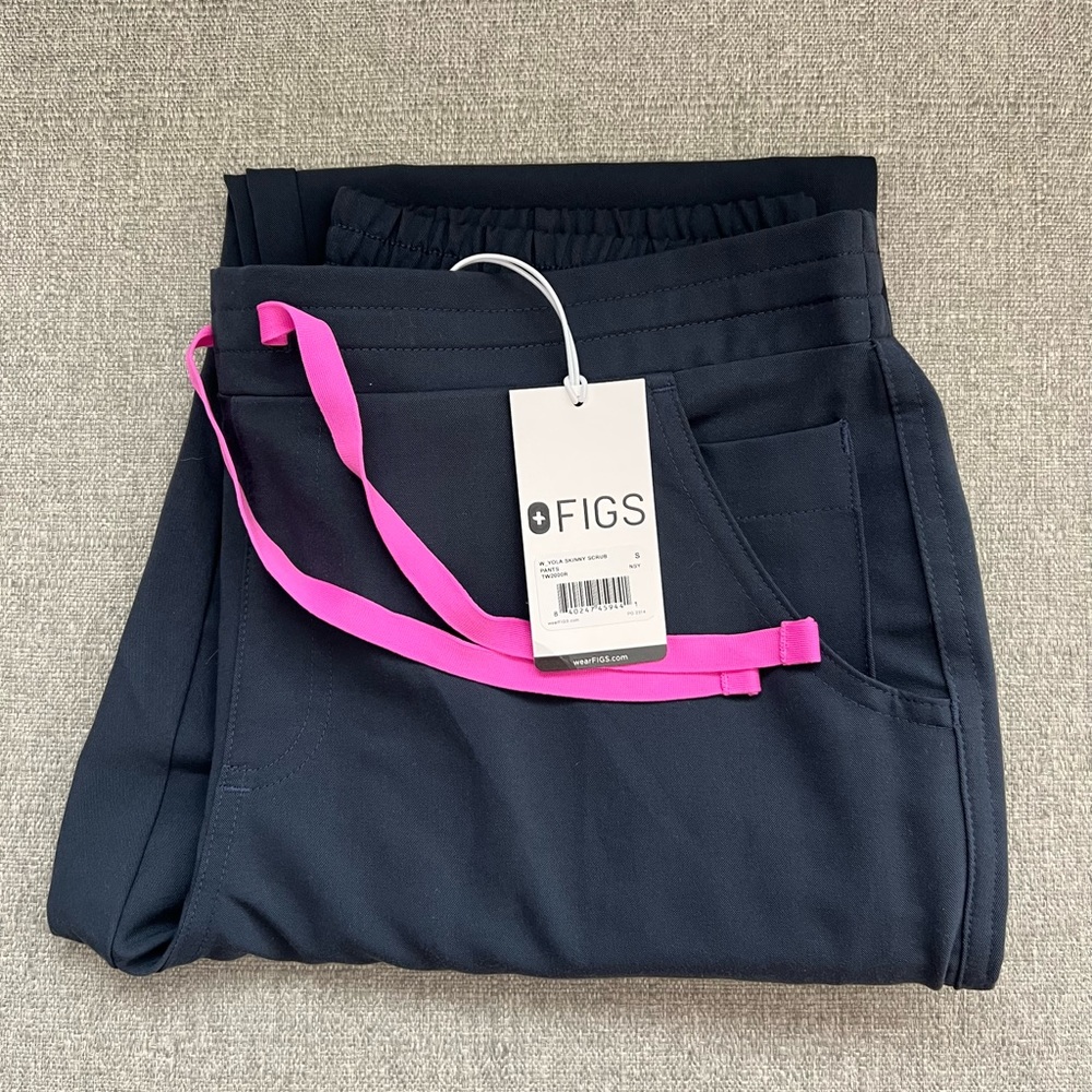 Women’s Yola Skinny Scrub Pants in color Night Sky